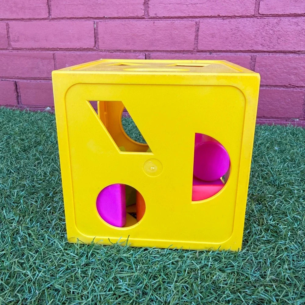 Vintage Child Guidance Form‎ Fitter Shape Sorter Cube Yellow with 9 Shapes